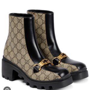 Gorgeous BNIB GUCCI GG Supreme ankle Horsebit boots